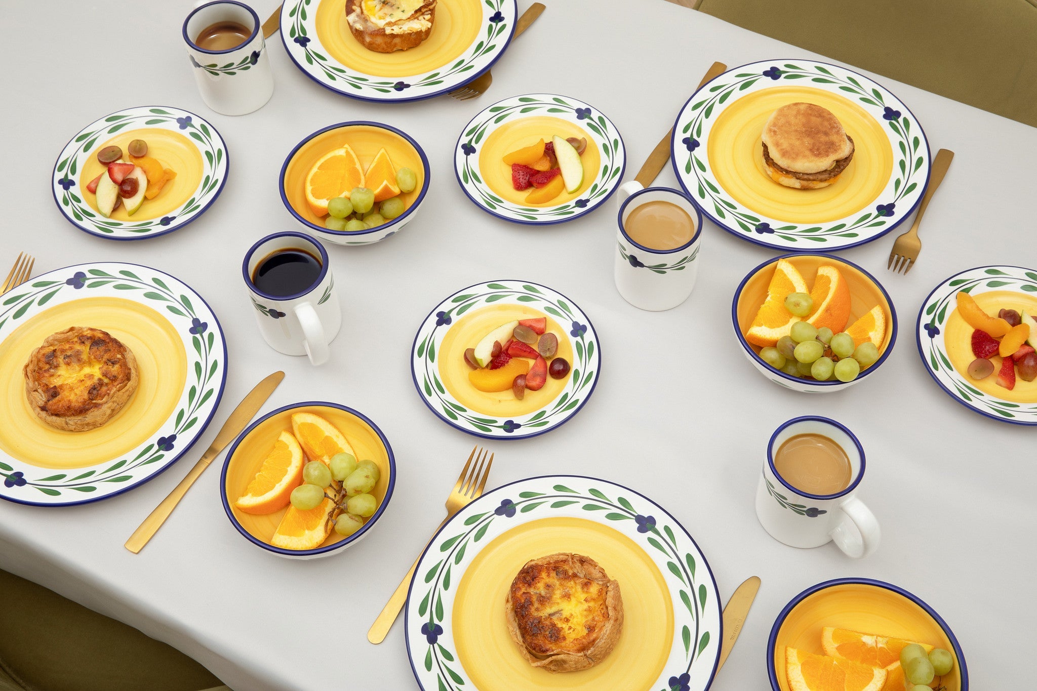 How to Set a Dinner Table Properly