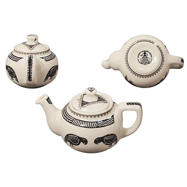 White & Black Teapot | Mimbreño